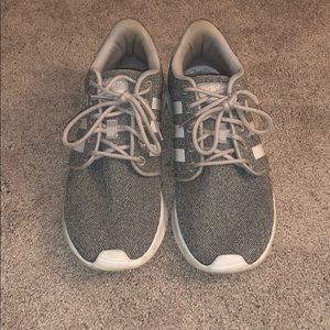 adidas size nine cloud foam tennis shoes